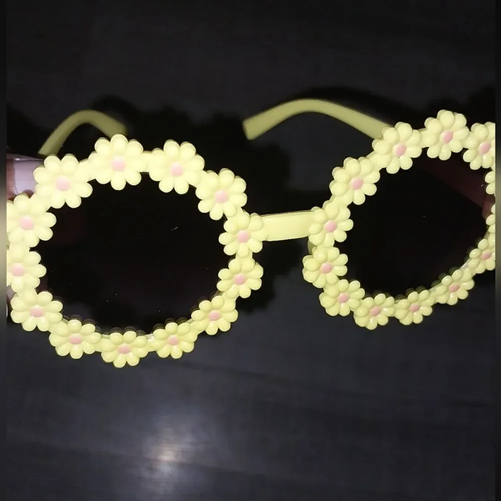 Yellow Super cute floral rim kids sunglasses
